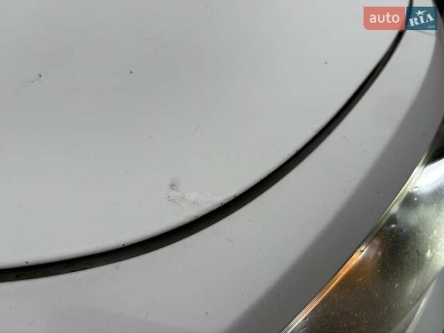 Белый Додж Дарт, объемом двигателя 2 л и пробегом 253 тыс. км за 4900 $, фото 13 на Automoto.ua