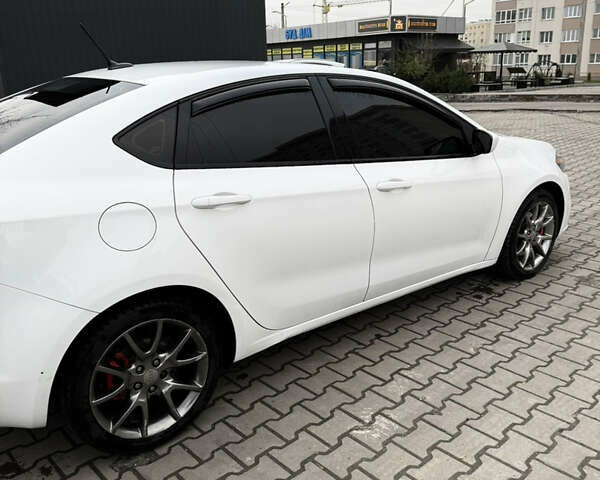 Белый Додж Дарт, объемом двигателя 2 л и пробегом 198 тыс. км за 8100 $, фото 8 на Automoto.ua