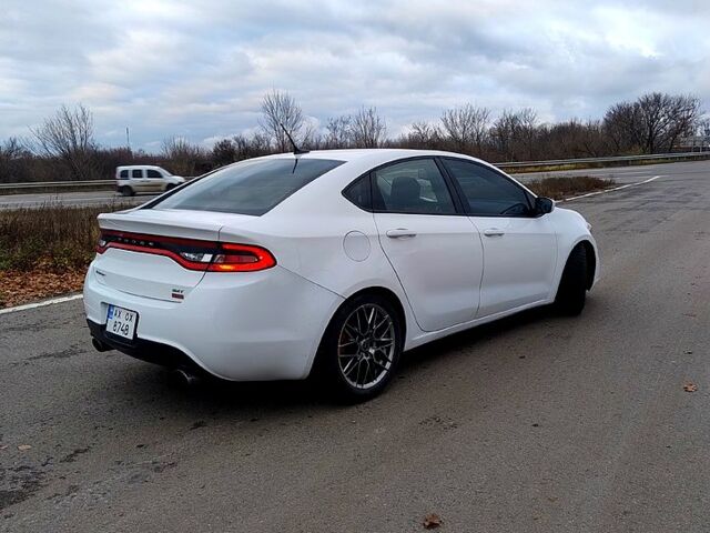 Белый Додж Дарт, объемом двигателя 1.4 л и пробегом 216 тыс. км за 6900 $, фото 5 на Automoto.ua