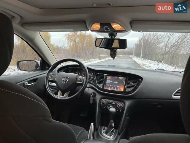 Белый Додж Дарт, объемом двигателя 2 л и пробегом 148 тыс. км за 8700 $, фото 5 на Automoto.ua