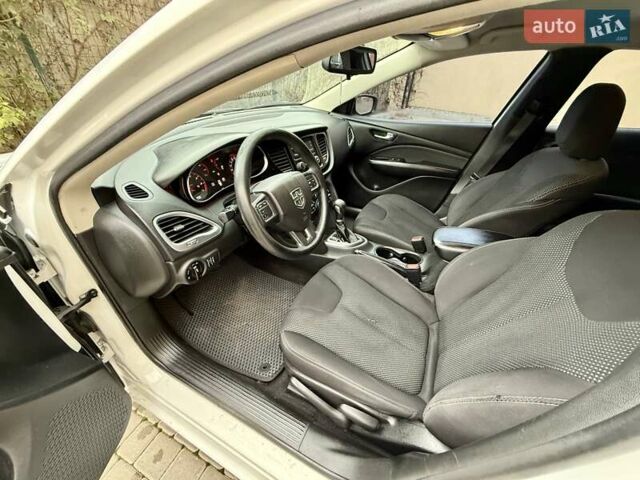 Білий Додж Дарт, об'ємом двигуна 2.4 л та пробігом 212 тис. км за 6900 $, фото 46 на Automoto.ua