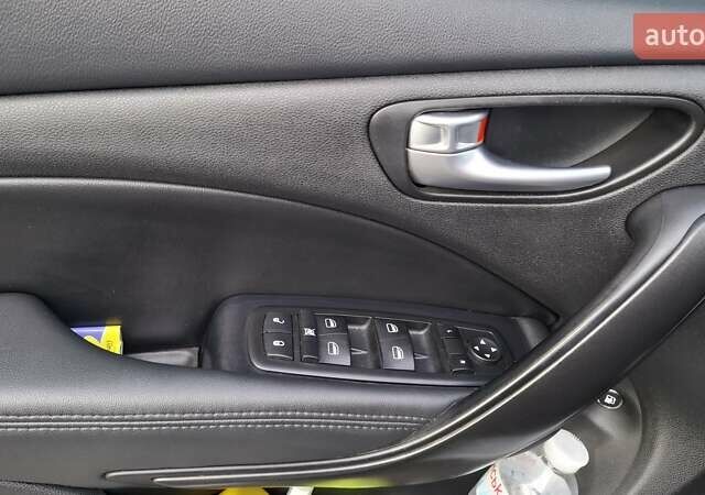 Белый Додж Дарт, объемом двигателя 2.4 л и пробегом 322 тыс. км за 8100 $, фото 8 на Automoto.ua