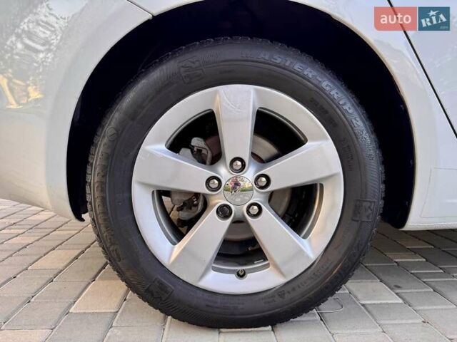 Белый Додж Дарт, объемом двигателя 2.4 л и пробегом 212 тыс. км за 6999 $, фото 40 на Automoto.ua