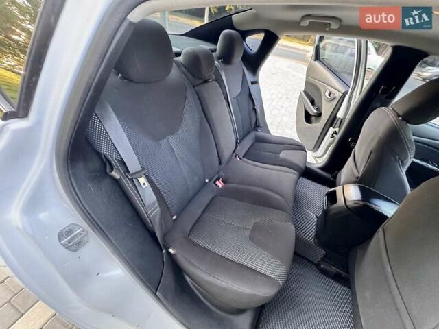 Белый Додж Дарт, объемом двигателя 2.4 л и пробегом 212 тыс. км за 6999 $, фото 58 на Automoto.ua