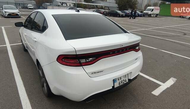 Белый Додж Дарт, объемом двигателя 2.36 л и пробегом 84 тыс. км за 9900 $, фото 6 на Automoto.ua