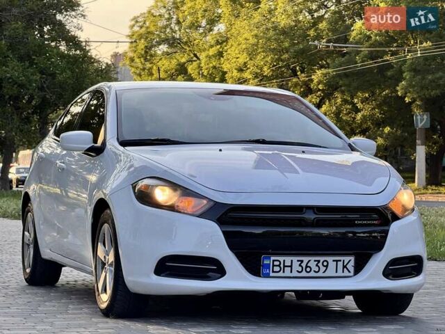 Белый Додж Дарт, объемом двигателя 2.4 л и пробегом 212 тыс. км за 6999 $, фото 4 на Automoto.ua