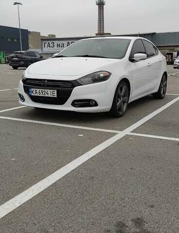 Белый Додж Дарт, объемом двигателя 2.36 л и пробегом 84 тыс. км за 9900 $, фото 2 на Automoto.ua