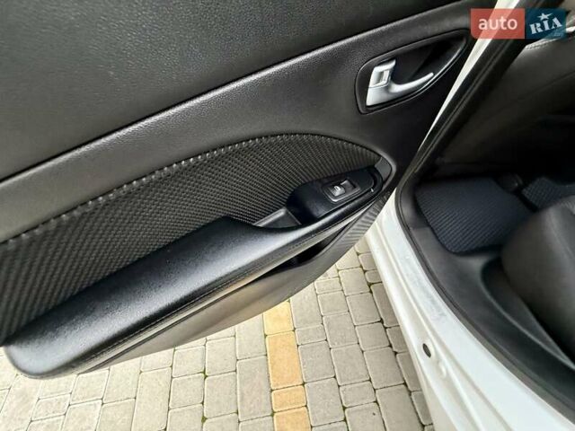 Білий Додж Дарт, об'ємом двигуна 2.4 л та пробігом 212 тис. км за 6900 $, фото 34 на Automoto.ua