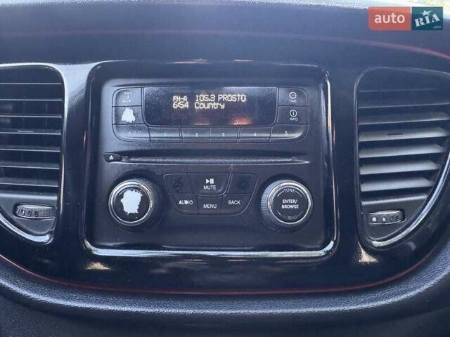 Белый Додж Дарт, объемом двигателя 2.4 л и пробегом 212 тыс. км за 6999 $, фото 67 на Automoto.ua