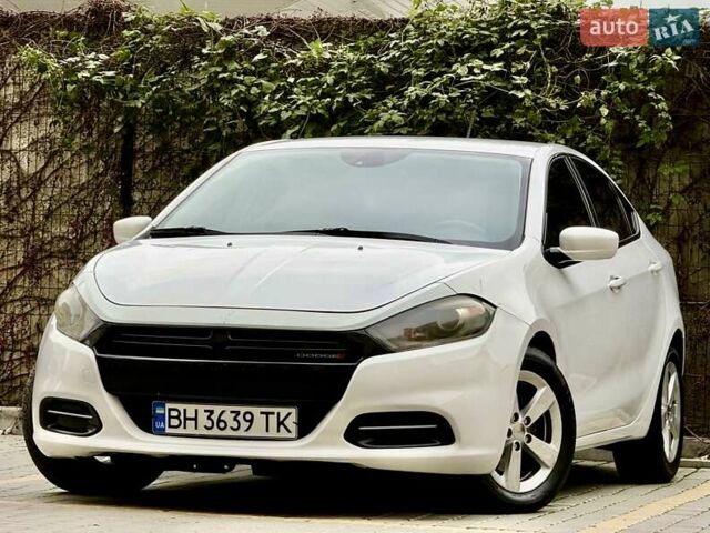 Білий Додж Дарт, об'ємом двигуна 2.4 л та пробігом 212 тис. км за 6900 $, фото 5 на Automoto.ua