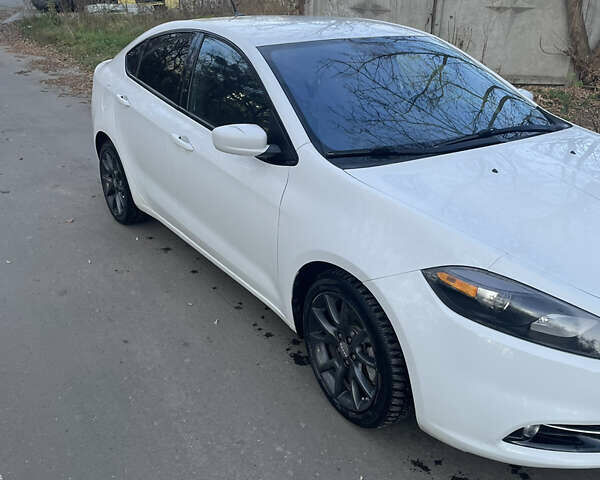 Білий Додж Дарт, об'ємом двигуна 2.4 л та пробігом 200 тис. км за 7900 $, фото 3 на Automoto.ua