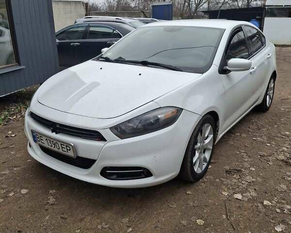 Білий Додж Дарт, об'ємом двигуна 2.36 л та пробігом 267 тис. км за 7000 $, фото 6 на Automoto.ua