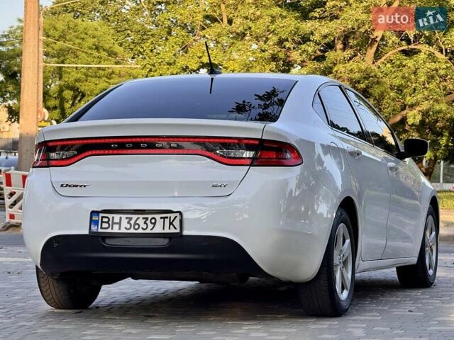 Белый Додж Дарт, объемом двигателя 2.4 л и пробегом 212 тыс. км за 6999 $, фото 16 на Automoto.ua