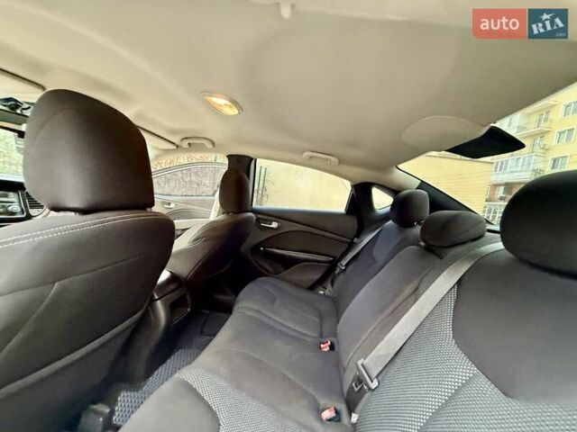 Білий Додж Дарт, об'ємом двигуна 2.4 л та пробігом 212 тис. км за 6900 $, фото 37 на Automoto.ua