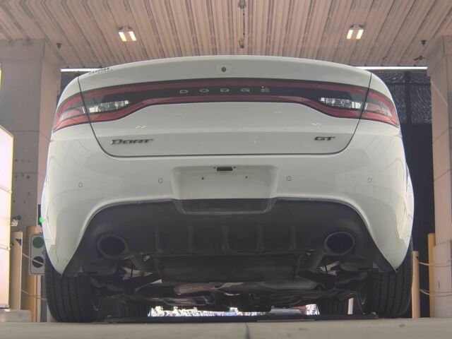 Белый Додж Дарт, объемом двигателя 2.4 л и пробегом 88 тыс. км за 1800 $, фото 4 на Automoto.ua