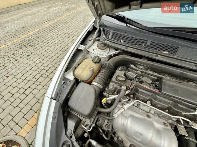 Білий Додж Дарт, об'ємом двигуна 2.4 л та пробігом 212 тис. км за 6900 $, фото 52 на Automoto.ua