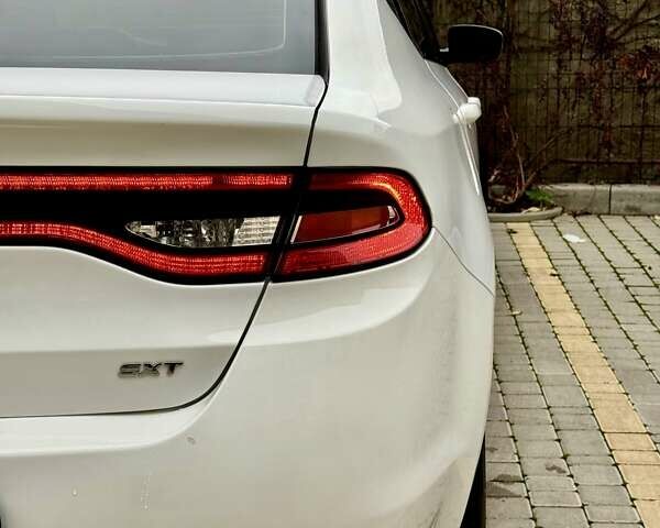 Білий Додж Дарт, об'ємом двигуна 2.4 л та пробігом 212 тис. км за 6900 $, фото 16 на Automoto.ua