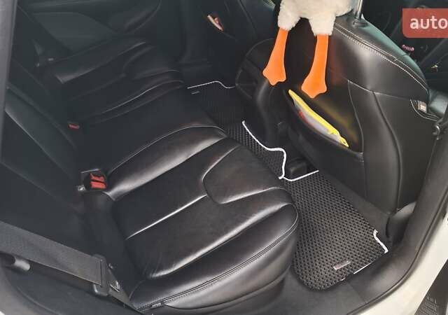 Белый Додж Дарт, объемом двигателя 2.4 л и пробегом 322 тыс. км за 8100 $, фото 7 на Automoto.ua