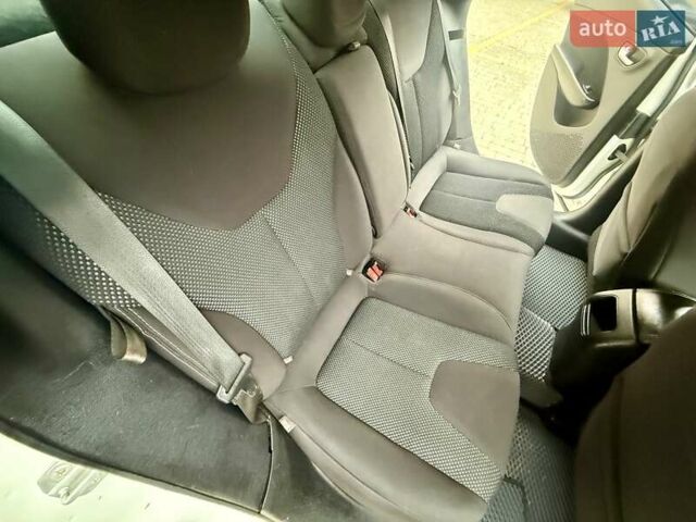 Білий Додж Дарт, об'ємом двигуна 2.4 л та пробігом 212 тис. км за 6900 $, фото 32 на Automoto.ua