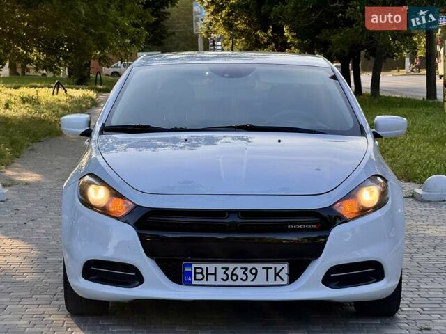 Белый Додж Дарт, объемом двигателя 2.4 л и пробегом 212 тыс. км за 6999 $, фото 1 на Automoto.ua