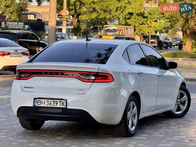 Белый Додж Дарт, объемом двигателя 2.4 л и пробегом 212 тыс. км за 6999 $, фото 28 на Automoto.ua