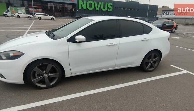 Белый Додж Дарт, объемом двигателя 2.36 л и пробегом 84 тыс. км за 9900 $, фото 7 на Automoto.ua