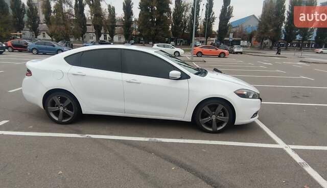 Белый Додж Дарт, объемом двигателя 2.36 л и пробегом 84 тыс. км за 9900 $, фото 4 на Automoto.ua