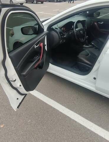 Белый Додж Дарт, объемом двигателя 2.36 л и пробегом 84 тыс. км за 9900 $, фото 8 на Automoto.ua