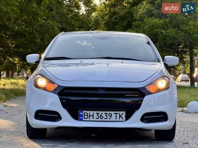 Белый Додж Дарт, объемом двигателя 2.4 л и пробегом 212 тыс. км за 6999 $, фото 2 на Automoto.ua