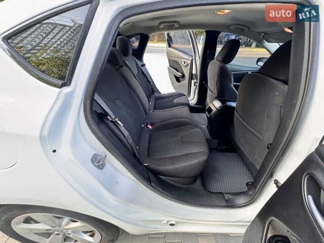 Белый Додж Дарт, объемом двигателя 2.4 л и пробегом 212 тыс. км за 6999 $, фото 53 на Automoto.ua