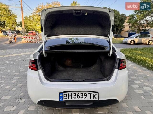 Белый Додж Дарт, объемом двигателя 2.4 л и пробегом 212 тыс. км за 6999 $, фото 69 на Automoto.ua