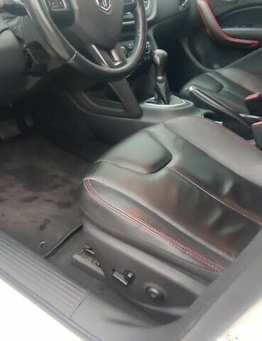 Белый Додж Дарт, объемом двигателя 2.36 л и пробегом 84 тыс. км за 9900 $, фото 9 на Automoto.ua