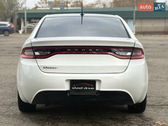 Білий Додж Дарт, об'ємом двигуна 2.36 л та пробігом 163 тис. км за 8999 $, фото 4 на Automoto.ua