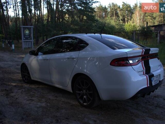 Белый Додж Дарт, объемом двигателя 2.4 л и пробегом 192 тыс. км за 9400 $, фото 5 на Automoto.ua