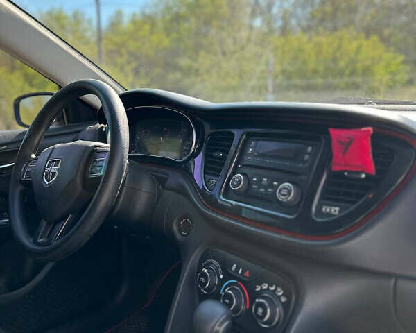 Білий Додж Дарт, об'ємом двигуна 2.36 л та пробігом 194 тис. км за 8500 $, фото 5 на Automoto.ua