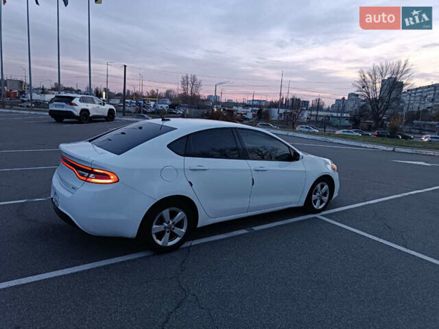 Білий Додж Дарт, об'ємом двигуна 2.36 л та пробігом 152 тис. км за 7000 $, фото 10 на Automoto.ua