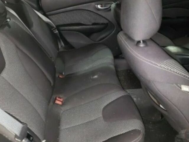 Белый Додж Дарт, объемом двигателя 2.4 л и пробегом 122 тыс. км за 9350 $, фото 5 на Automoto.ua