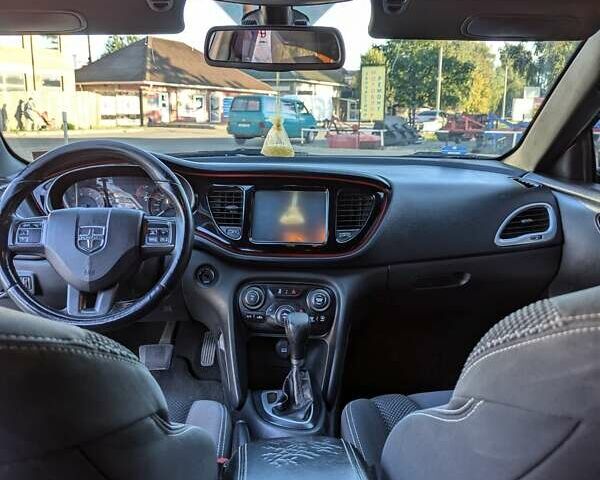 Білий Додж Дарт, об'ємом двигуна 2.4 л та пробігом 271 тис. км за 8500 $, фото 12 на Automoto.ua