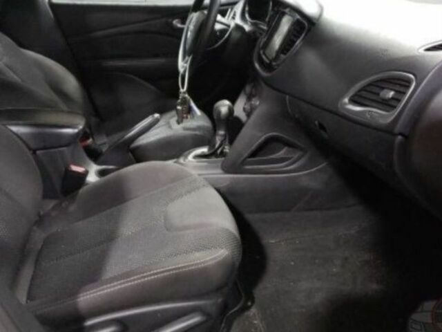 Белый Додж Дарт, объемом двигателя 2.4 л и пробегом 122 тыс. км за 9350 $, фото 6 на Automoto.ua