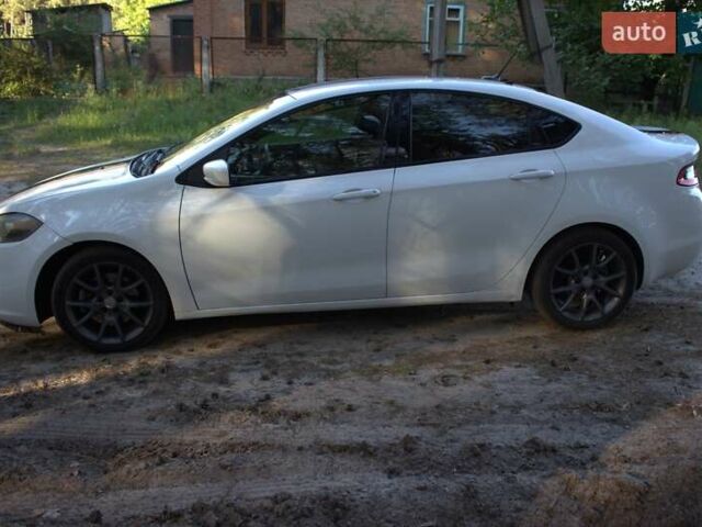 Белый Додж Дарт, объемом двигателя 2.4 л и пробегом 192 тыс. км за 9400 $, фото 4 на Automoto.ua