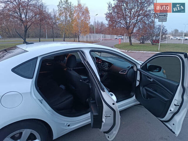 Білий Додж Дарт, об'ємом двигуна 2.36 л та пробігом 152 тис. км за 7000 $, фото 6 на Automoto.ua