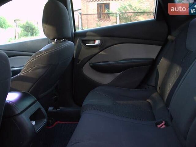 Белый Додж Дарт, объемом двигателя 2.4 л и пробегом 192 тыс. км за 9400 $, фото 27 на Automoto.ua