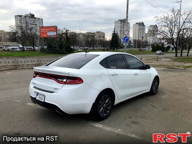 Белый Додж Дарт, объемом двигателя 2.4 л и пробегом 230 тыс. км за 9500 $, фото 2 на Automoto.ua