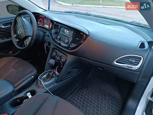 Білий Додж Дарт, об'ємом двигуна 2.36 л та пробігом 152 тис. км за 7000 $, фото 7 на Automoto.ua