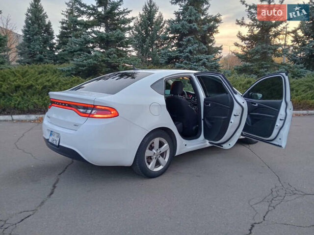 Білий Додж Дарт, об'ємом двигуна 2.36 л та пробігом 152 тис. км за 7000 $, фото 17 на Automoto.ua