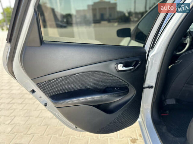 Белый Додж Дарт, объемом двигателя 2.4 л и пробегом 280 тыс. км за 7700 $, фото 11 на Automoto.ua