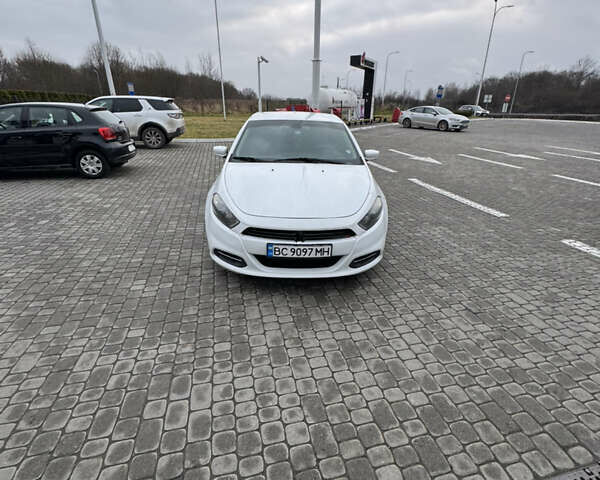 Белый Додж Дарт, объемом двигателя 2.4 л и пробегом 206 тыс. км за 9800 $, фото 3 на Automoto.ua