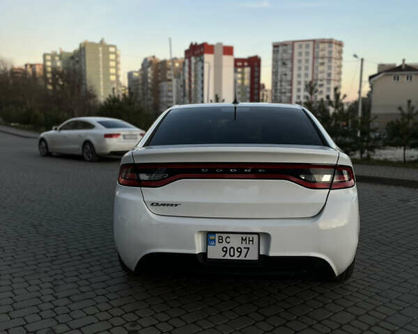 Білий Додж Дарт, об'ємом двигуна 2.4 л та пробігом 204 тис. км за 8800 $, фото 4 на Automoto.ua