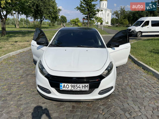 Белый Додж Дарт, объемом двигателя 2.4 л и пробегом 97 тыс. км за 10100 $, фото 9 на Automoto.ua