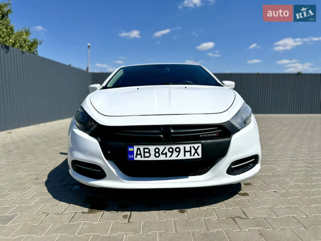 Белый Додж Дарт, объемом двигателя 2.36 л и пробегом 278 тыс. км за 8500 $, фото 7 на Automoto.ua